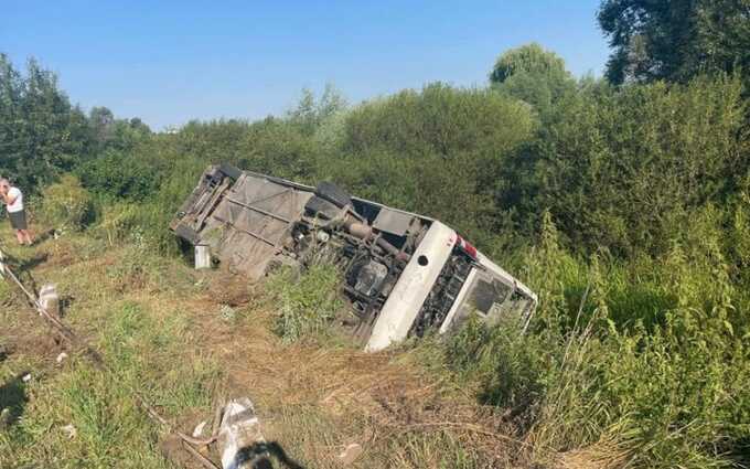 У Тернопільській області перекинувся автобус з паломниками