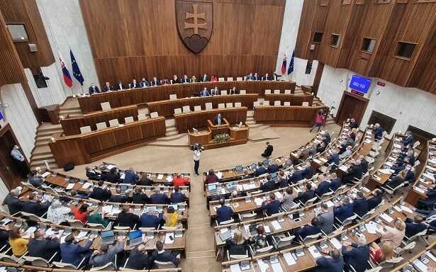 У парламенті Словаччини забракувало голосів, щоб засудити російський удар по "Охматдиту"