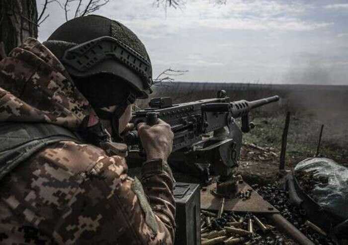 Українські військові показали браковані міни до мінометів від Міноборони