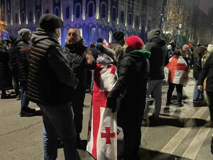 У Тбілісі та інших містах Грузії розпочалися акції протесту з вимогою проведення нових виборів