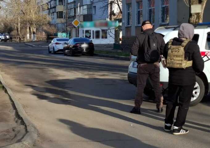 На Одещині пролунав вибух біля держустанови: пакети з тротилом принесла літня жінка