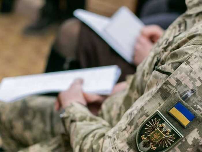 Дівчину із Запоріжжя помилково внесли до списку військовозобов’язаних як чоловіка