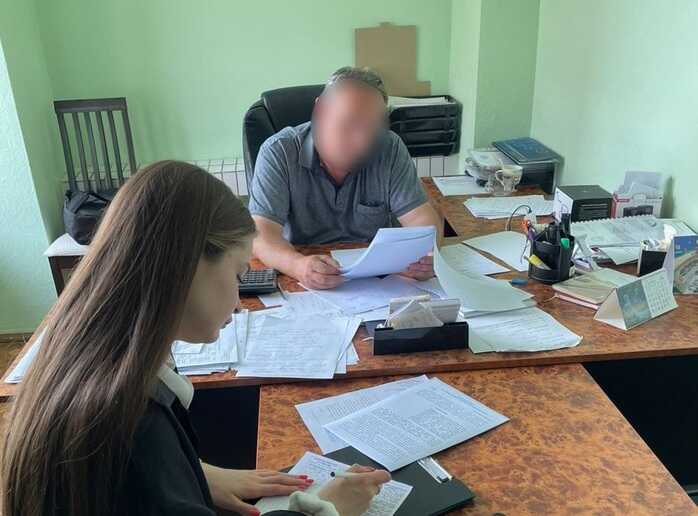 Посадовця КП ШЕУ Деснянського району судитимуть за розтрату 1 мільйона гривень під час закупівлі солі