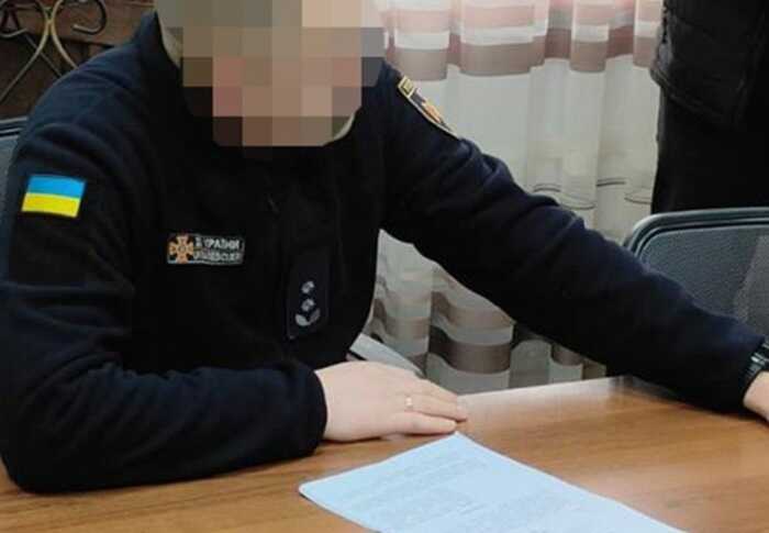Судитимуть двох посадовців ДСНС, які закупили планшети по завищених цінах