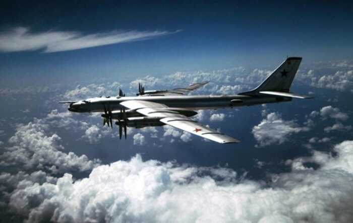 У повітря піднялися три борти російських Ту-95МС, є загроза пусків крилатих ракет