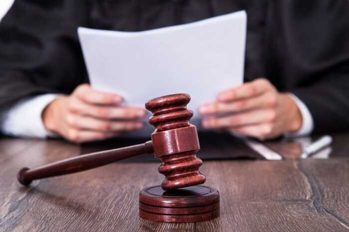 За розкрадання 23 мільйонів доларів постане перед судом екскерівник підприємства-спецекспортера