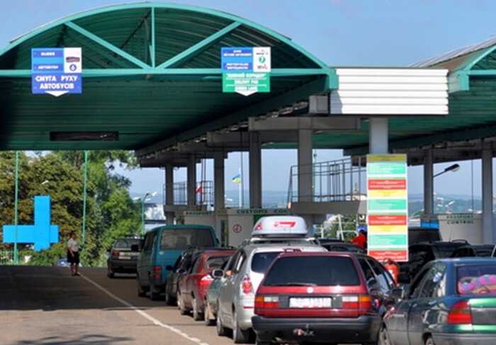 Для автобусних маршрутів на кордоні з Польщею відзавтра діятимуть тимчасові обмеження