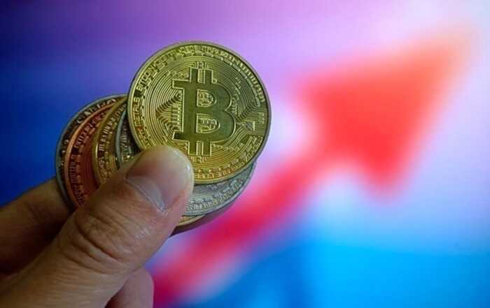 Біткоїн здорожчав до 118 200 доларів