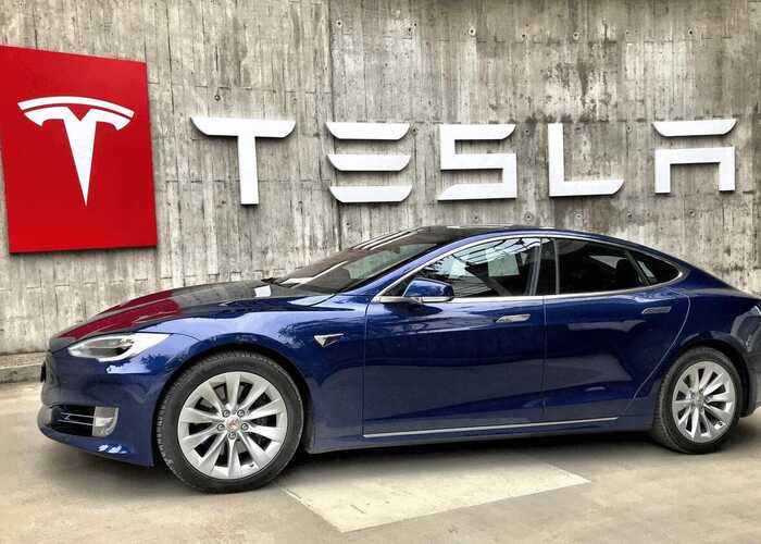 Tesla втрачає ринок: у Британії та Німеччині зафіксовано понад 55% падіння продажів