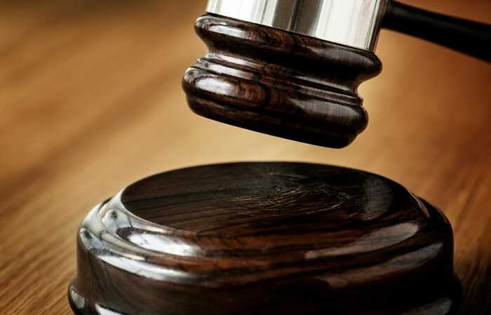 Суд зобов’язав дружину посадовця митниці сплатити понад 300 тисяч гривень податків